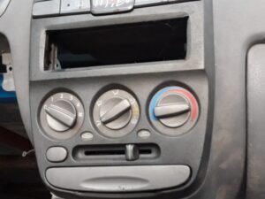 Hyundai Accent Milenyum 2001-2003 Model Teyp çerçevesi orjinal çıkma yedek parça