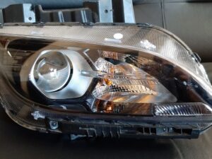 HYUNDAİ KONA SAG ÖN FAR 2020-2021-2022 ORJİNAL ÇIKMA YEDEK PARÇA